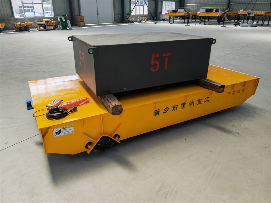 小尺寸小噸位無(wú)軌車02